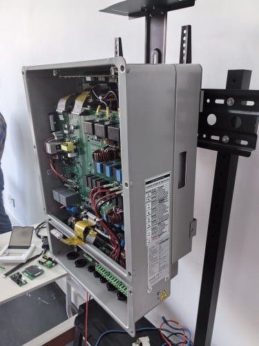 Three Phase Hybrid Inverter - EA Series